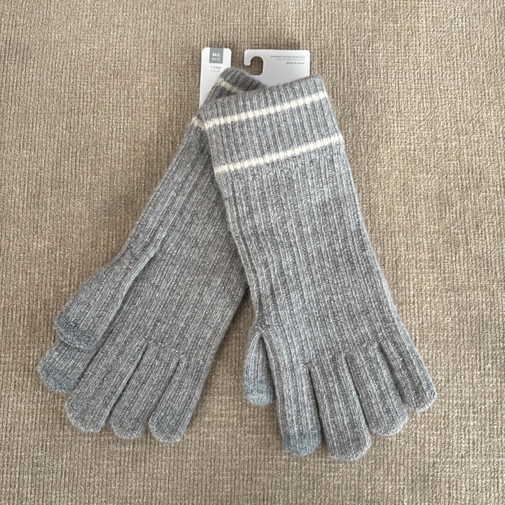 NWT Athleta Daily Knit Gray & White Winter Gloves Size Medium Large - Picture 3 of 7